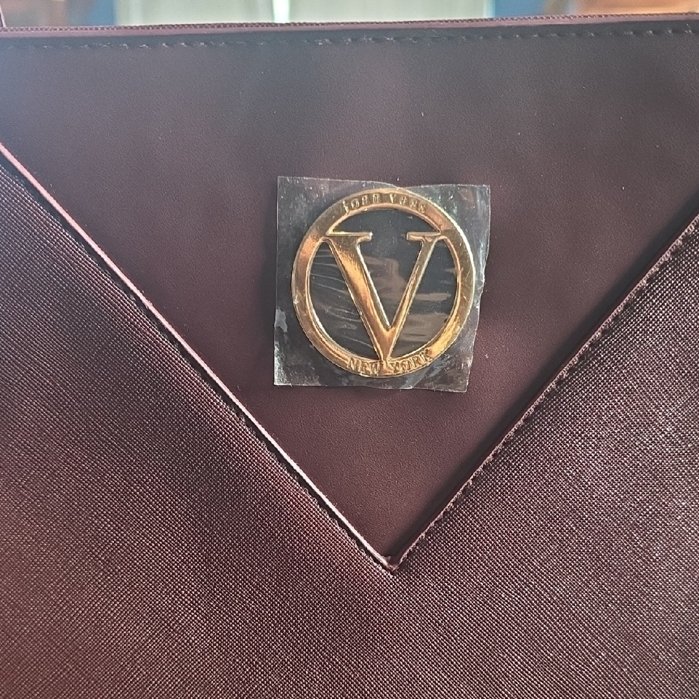 Chic Burgundy Tote Bag - Picture 3 of 4